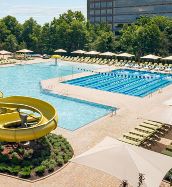 The outdoor pool at Life Time Bridgewater